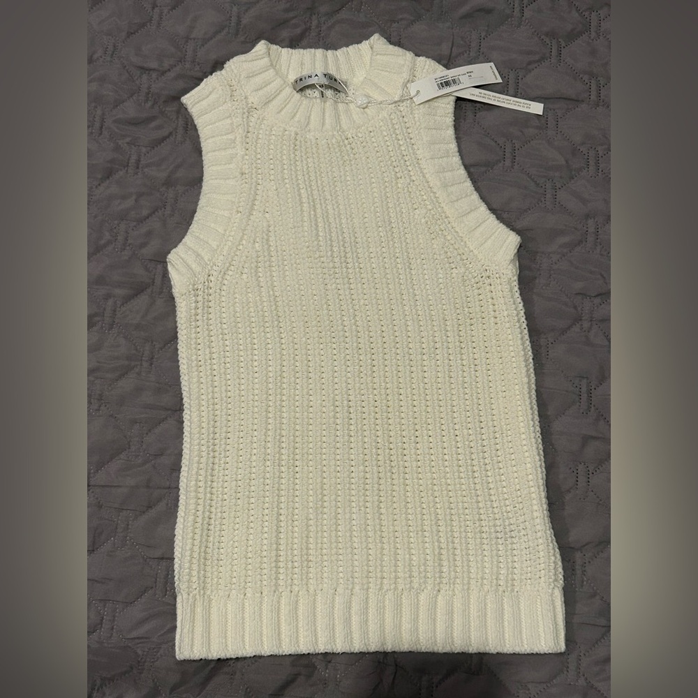 NWT Trina Turk Cream Sleeveless Sweater Tank